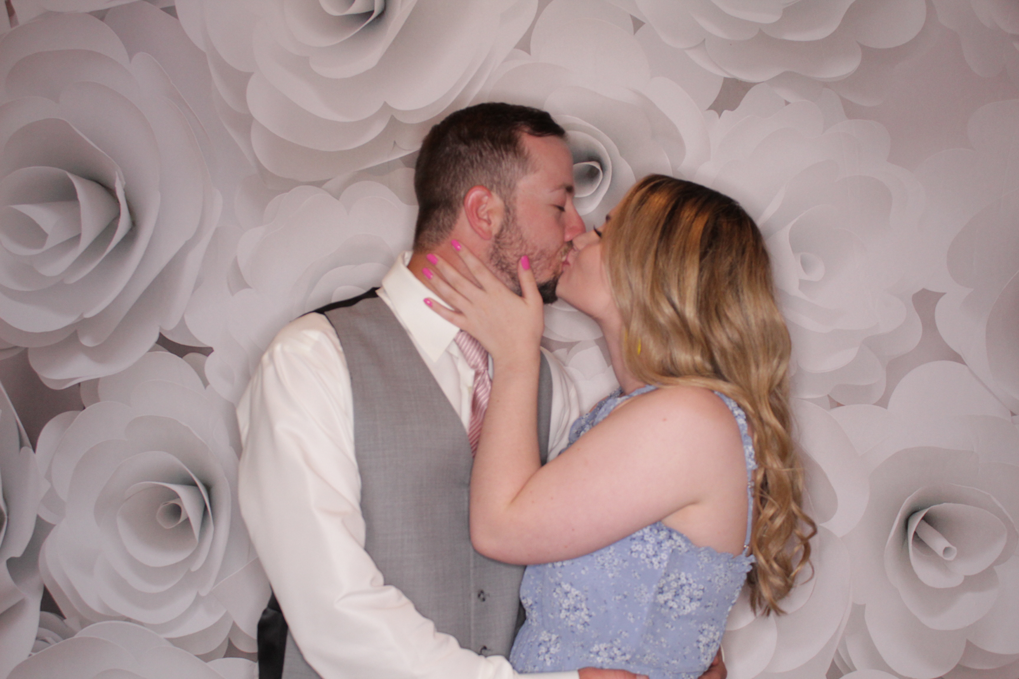 McKenzie & Ryan's Wedding | View more photos from the event at gallery.photoboothbillings.com/u/PhotoBoothBillings/McKenzie-Ryans-Wedding